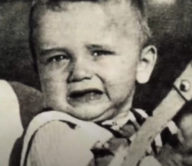 Тут Арнольду 1 год