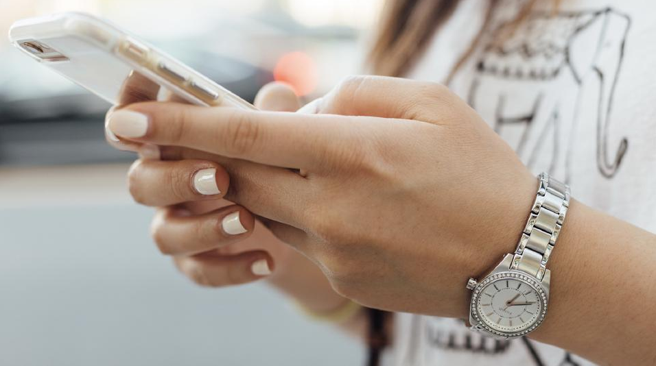 отношения переписка звонок сообщение ревность интерес 