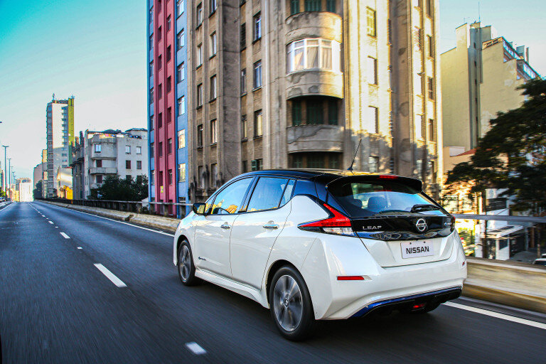 Почему Nissan Leaf похож на смартфон в кармане