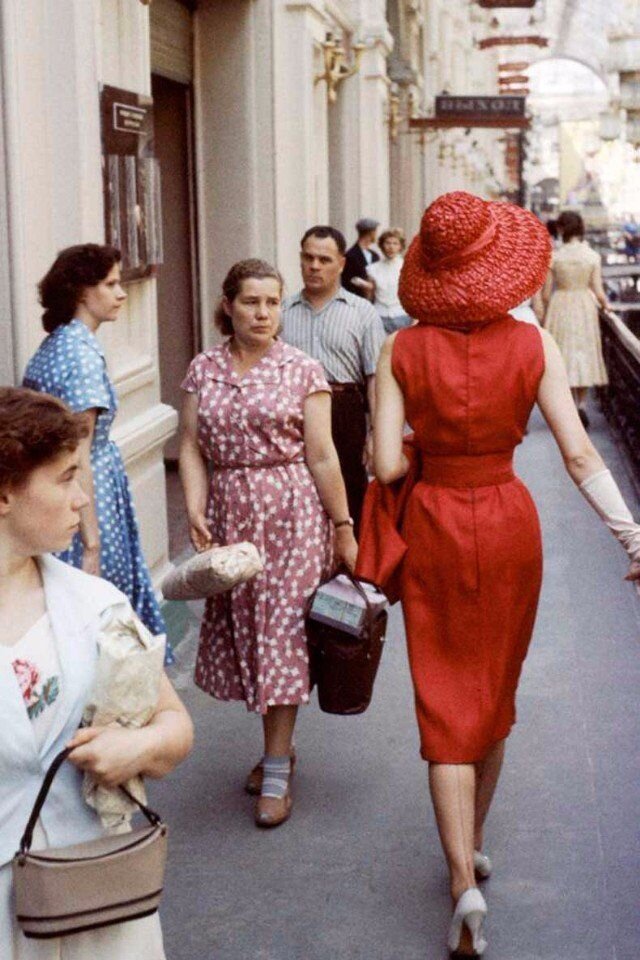 Модели Dior в Москве в 1959 году