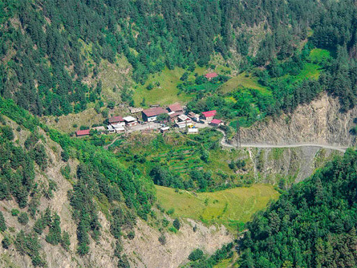 Центр аула Шаури