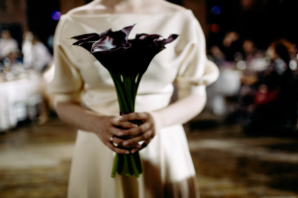 Нестандартный свадебный букет из экзотических цветов