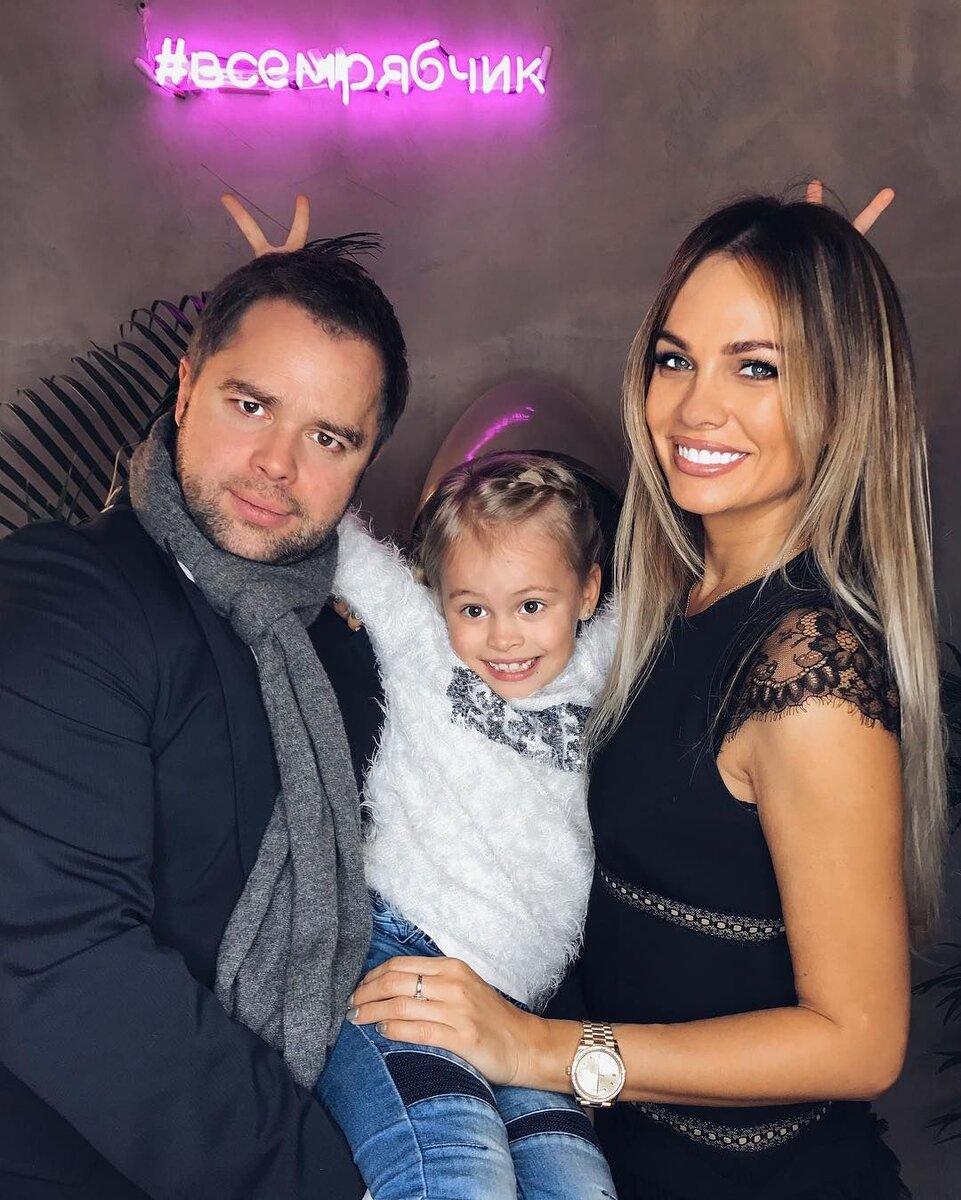 Виталий Гогунский с бывшей женой и дочкой Миланой