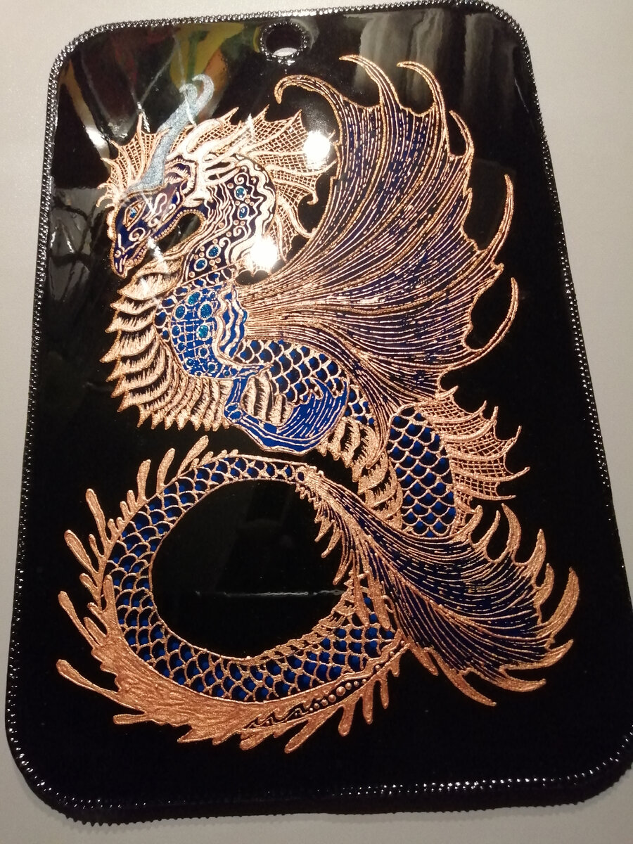 Мой дракончик. Высота доски около 30 см