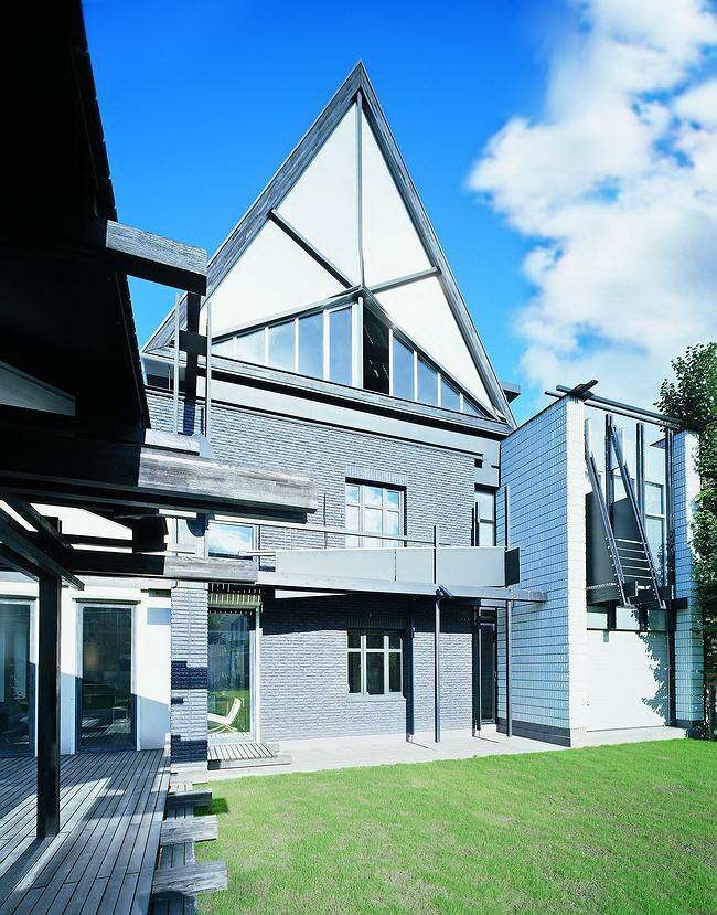 Частный жилой дом в поселке «Сокол» (House in Sokol) от Владислава Платонова.