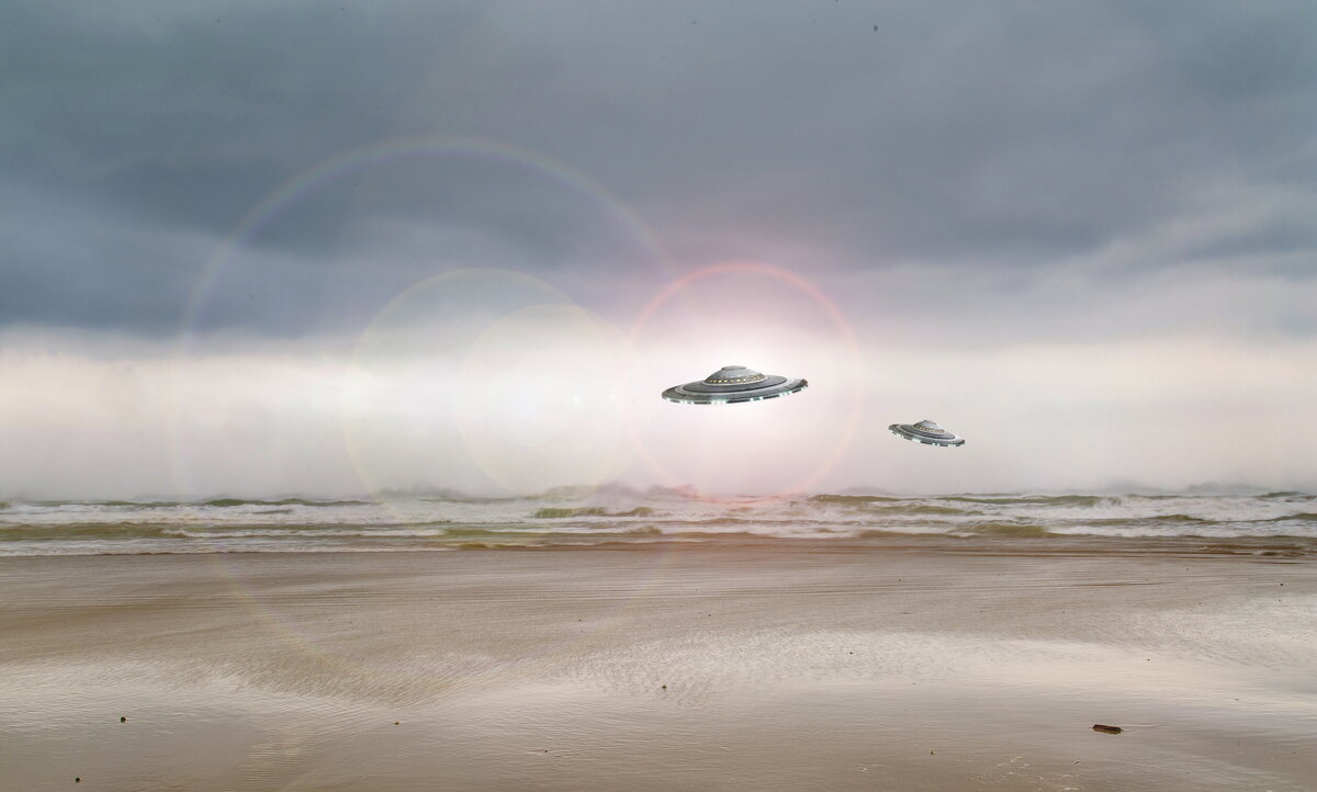 Вообще летающие аппараты выныривающие из воды - явление распространённое.
Источник: https://images.squarespace-cdn.com/content/v1/5a21e5841f318d9bca85202f/1517963688143-Y0UW2GYZOGBE1JEV7HNJ/25894720230_44b246c057_o.jpg