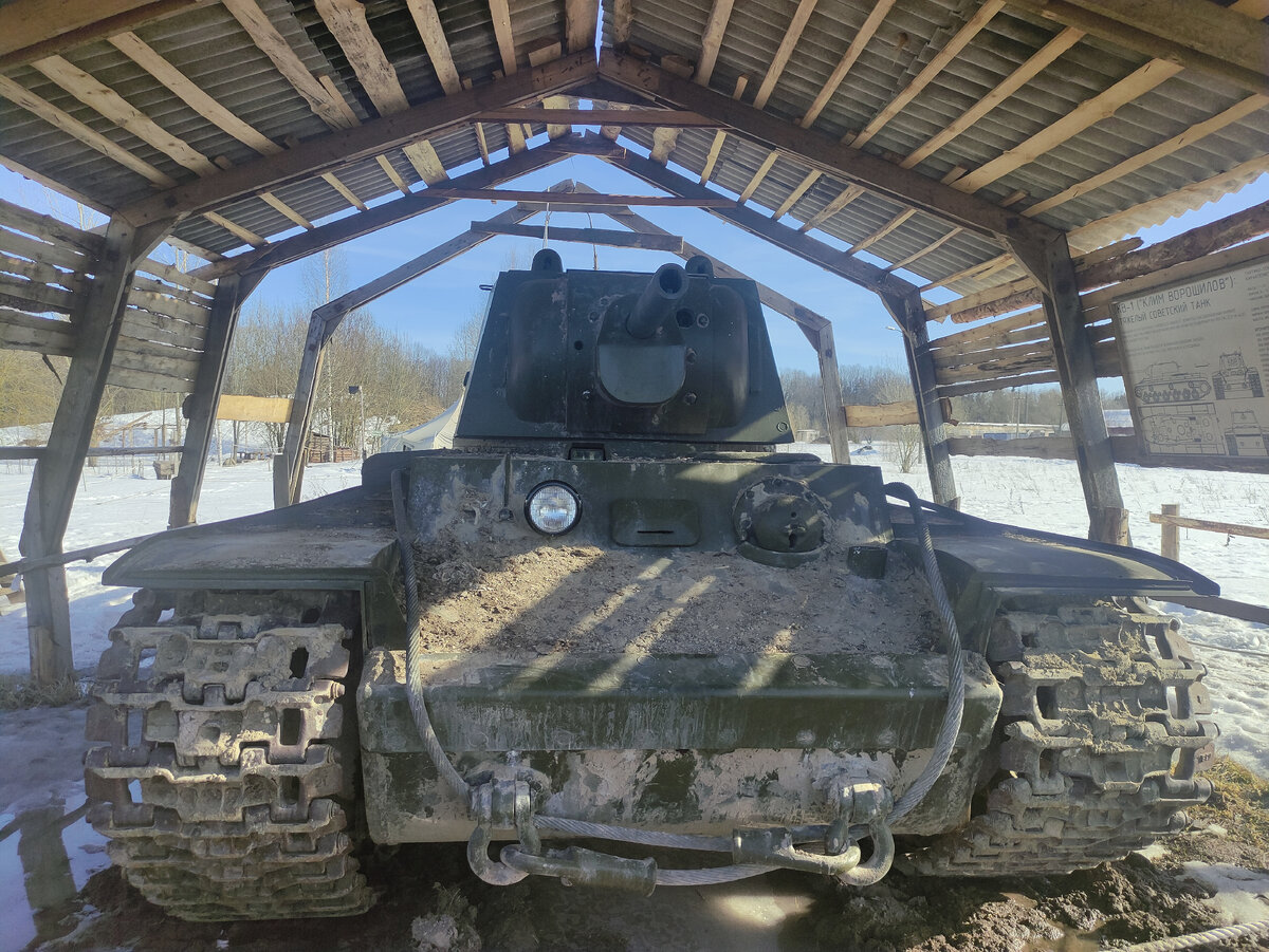 КВ. Кстати все образцы вроде как действующие. А по сему грязные ибо участвуют в реконструкциях.