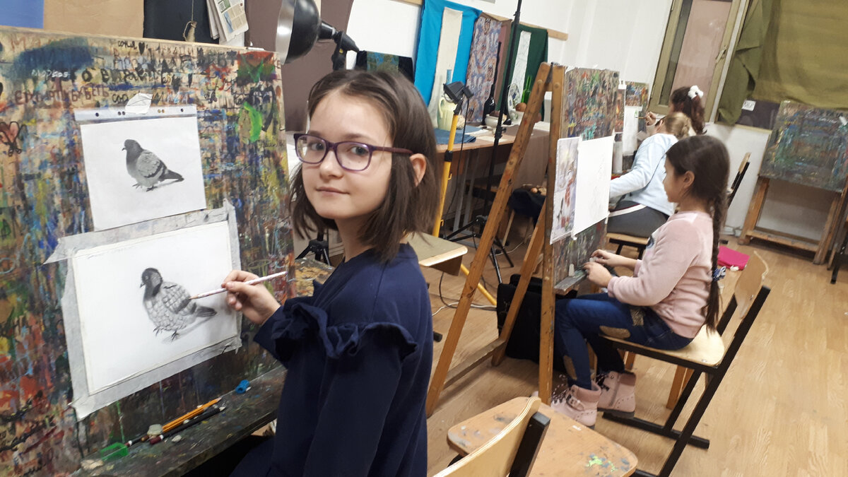 Дополнительное художественное образование МЦХШ. Группа Кондрашиной Е. Н.,  младшие школьники (фото автора канала) 