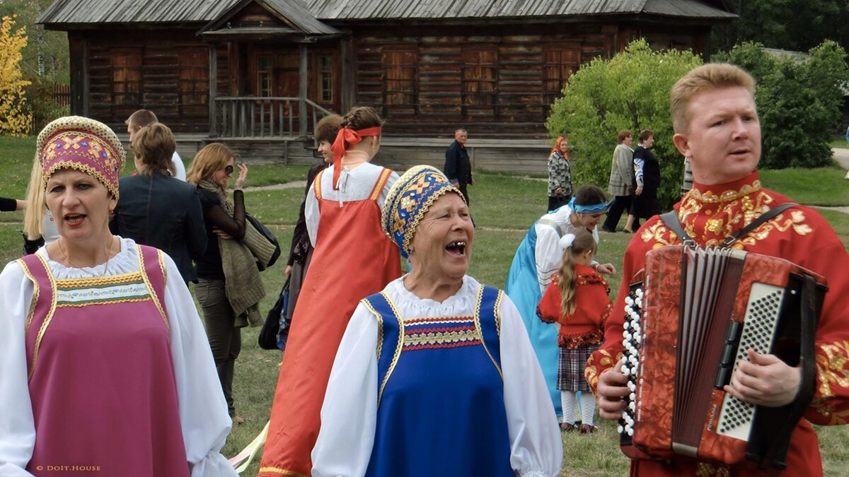 Russian persons. Гостеприимство русского народа. Россия люди. Россия русские люди. Добрые русские люди.