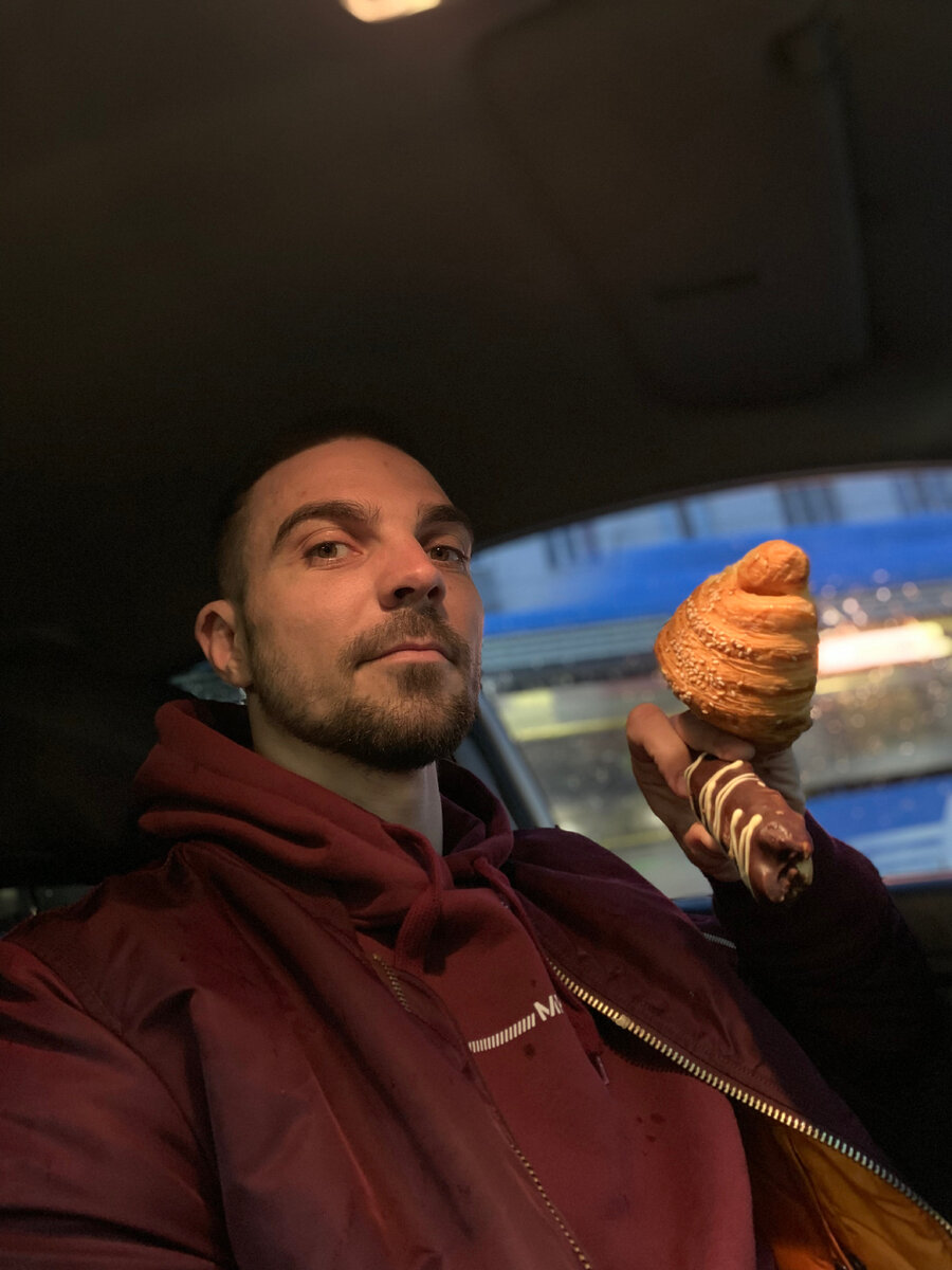 #БитваЕды Эклеры против Круассанов