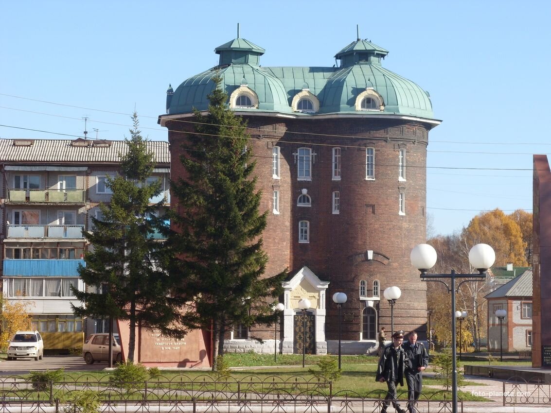 Город зима иркутская область. Нижнеудинск Иркутская область. Водонапорная башня Нижнеудинск. Нижнеудинск Иркутская область парк.