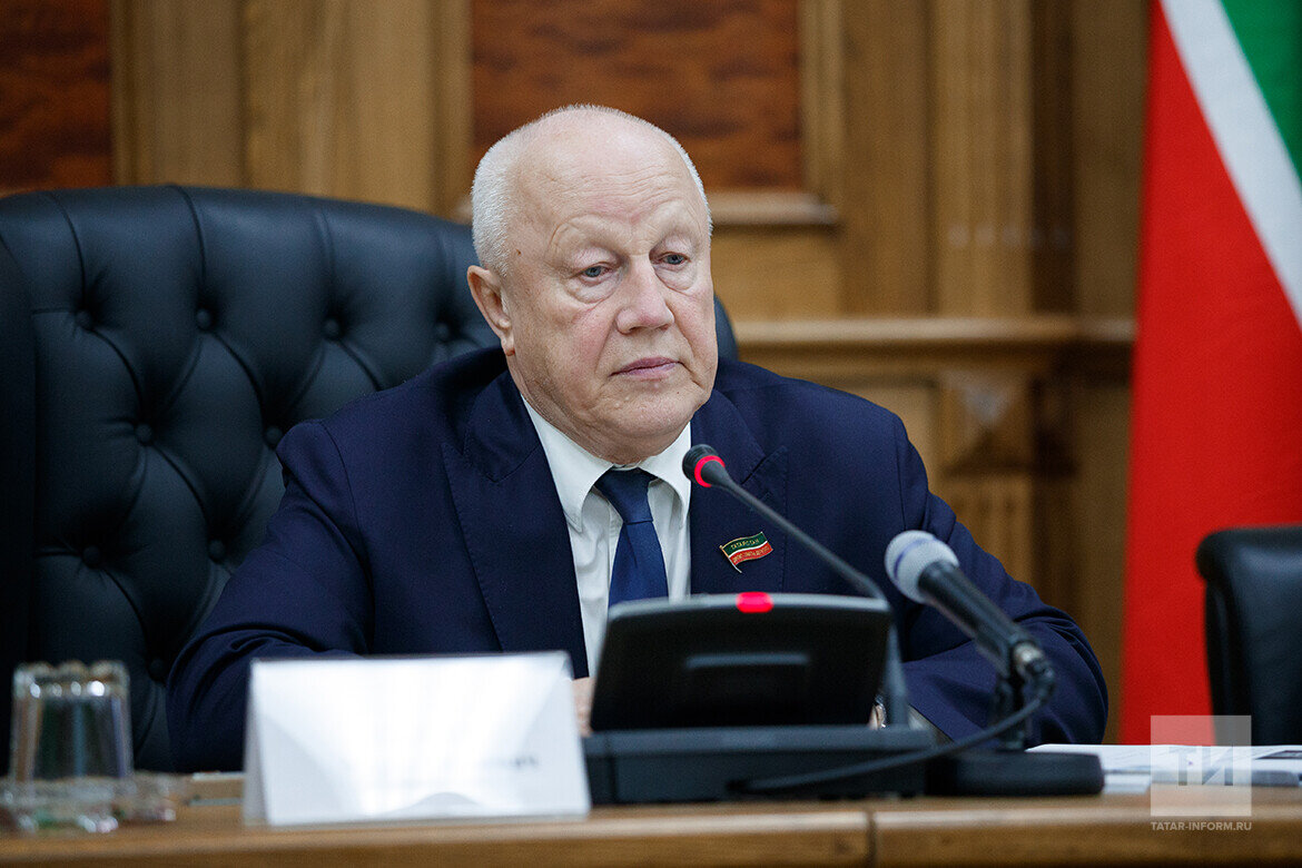 Марат Галеев: «Есть регионы, которые платят в федеральный бюджет больше, чем в собственный. В стране из 85 субъектов 13 доноров. Татарстан в их числе»Фото: © Владимир Васильев / «Татар-информ»