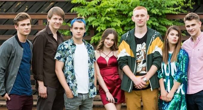 кадр из сериала "Первые ласточки"