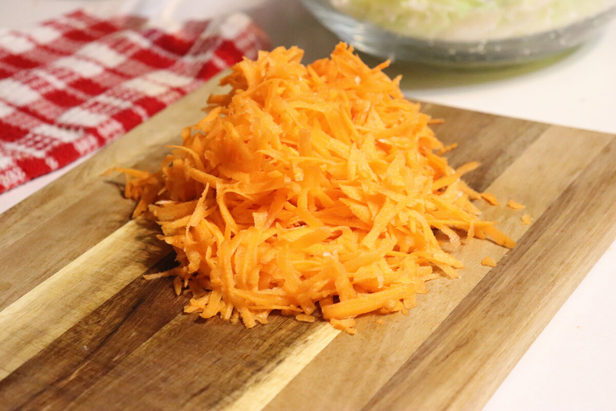 Капуста на сковороде. Тушеная капуста с фаршем. Фарш капуста морковь лук. Ленивые голубцы с капустой рисом. Фарш капуста морковь лук.