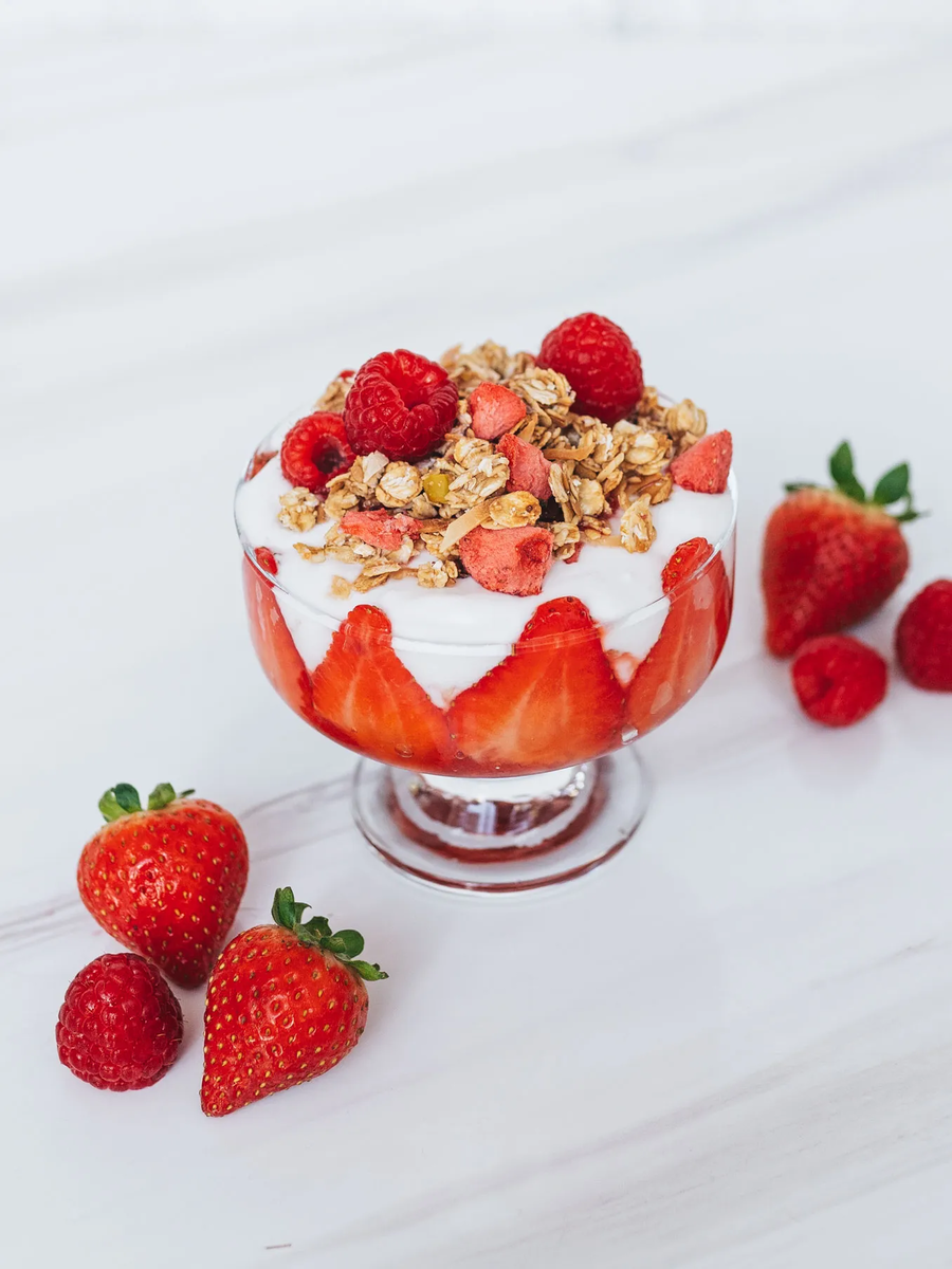 Ягодное парфе на завтрак без сахара [правильное питание]