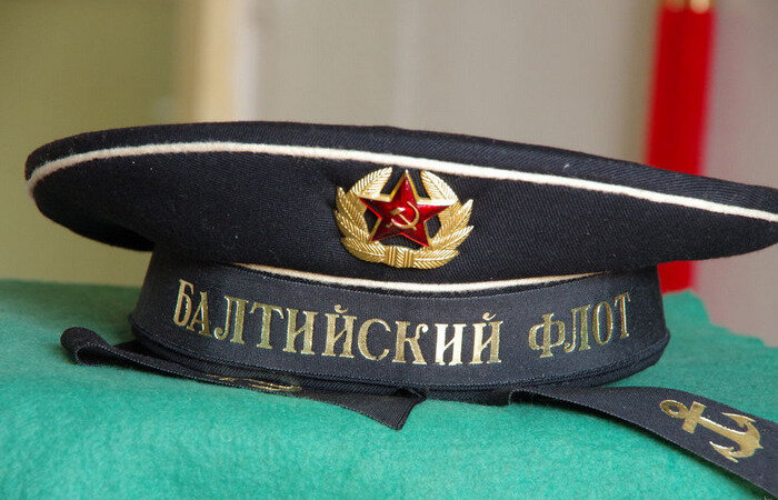 Почему моряки носили на голове именно бескозырки | Novate: Идеи для ...