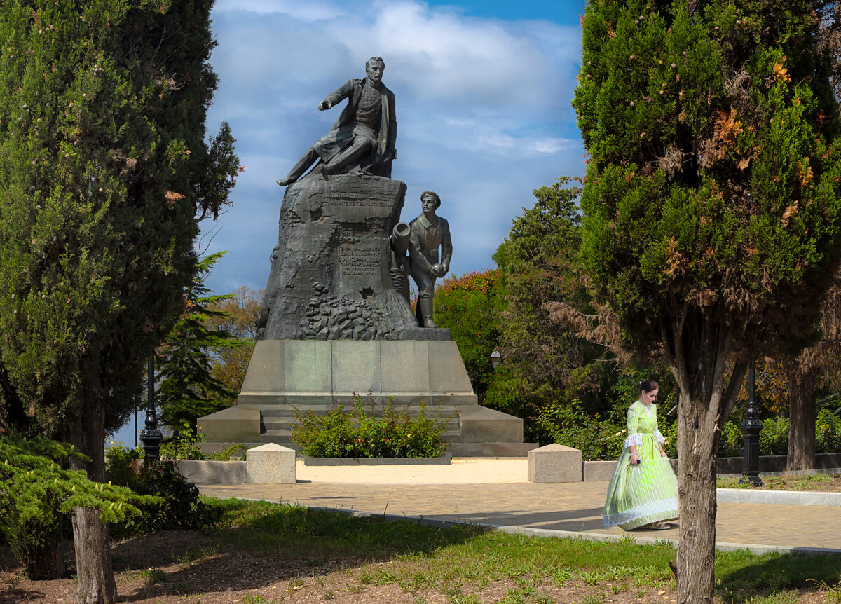 Памятники в севастополе фото