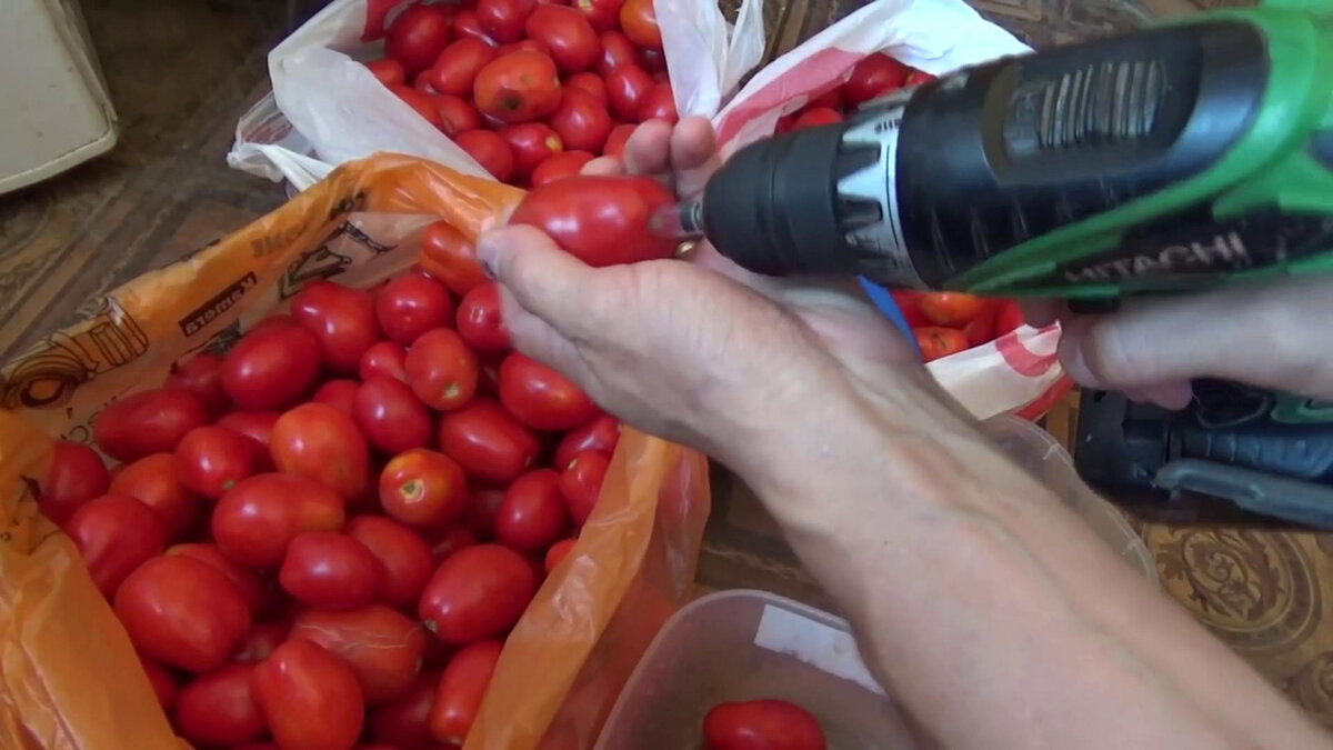 Приспособление для быстрого удаления плодоножки у помидоров