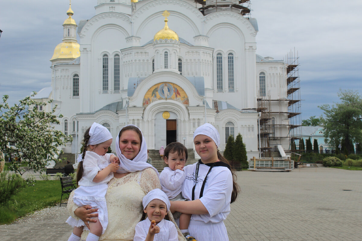 И всё таки причастились)))