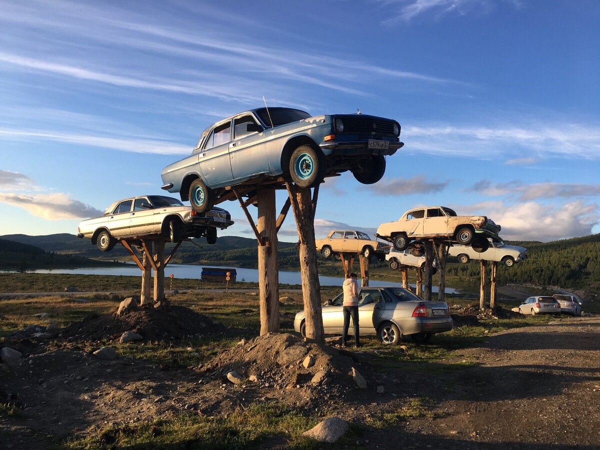 Глядя на это, возникает только два вопроса: "Как?" и "Зачем?"