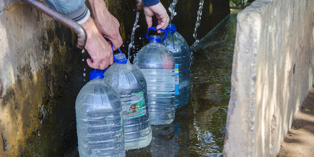 Центр гигиены и эпидемиологии взял пробы воды из скважины у "Острова детства"