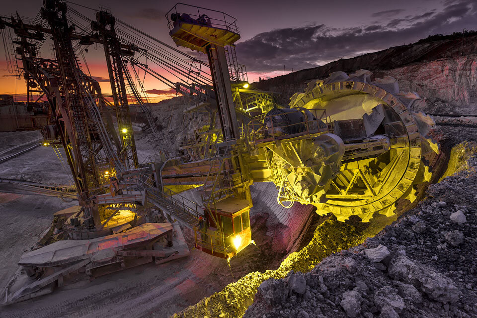 Mining quarry. Стойленский ГОК роторный экскаватор. Черногорский Горно-обогатительный комбинат. Горнодобывающая промышленность. Горнорудная промышленность.