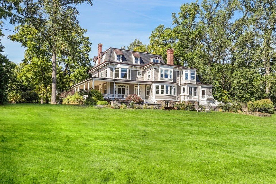    Sotheby's International Realty