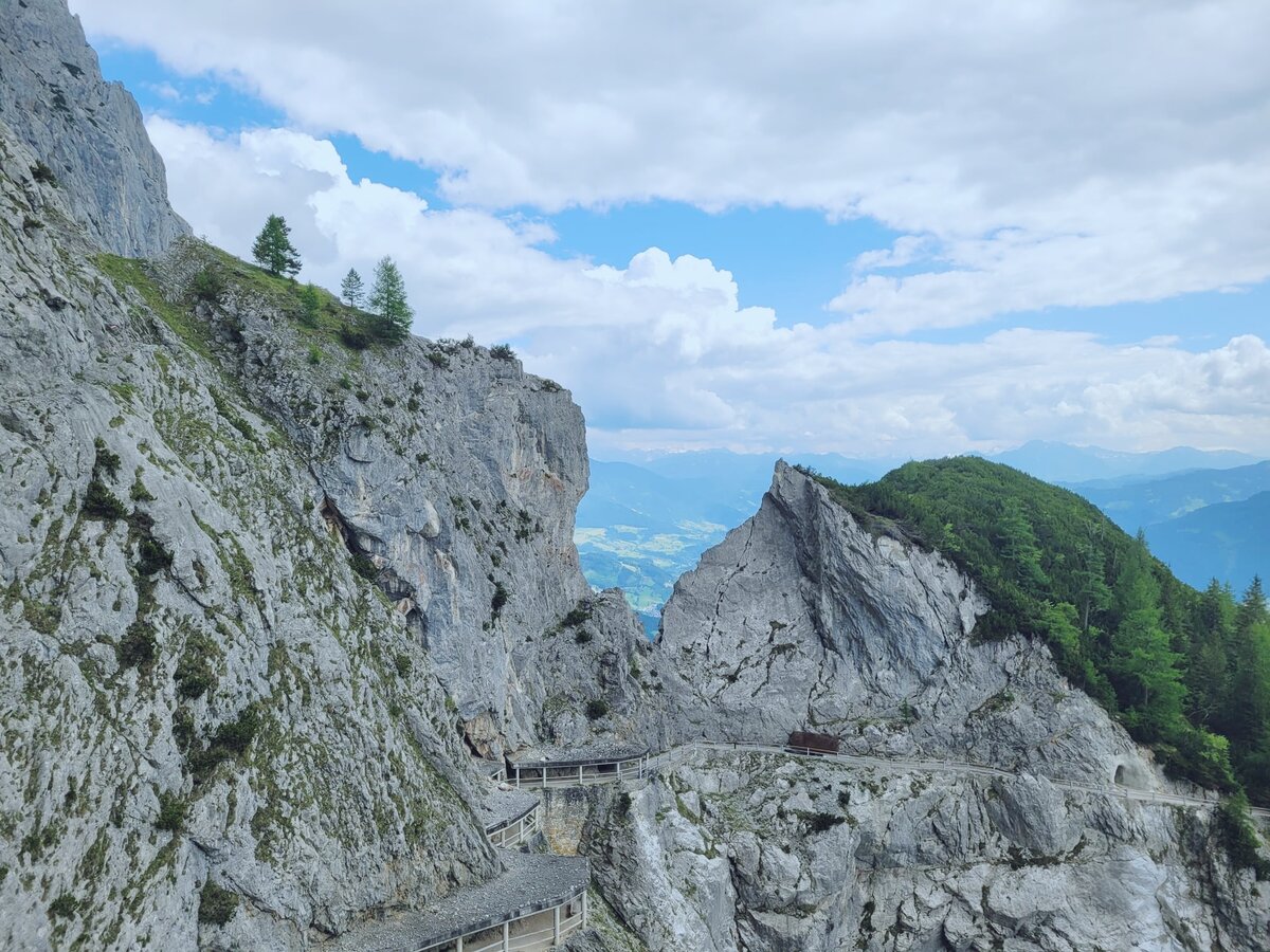 Путь к пещере Айсризенвельт, Австрия 