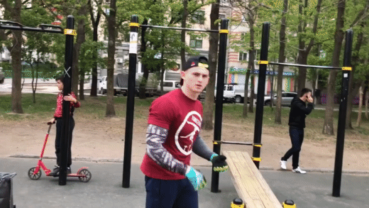 стойка на руках 