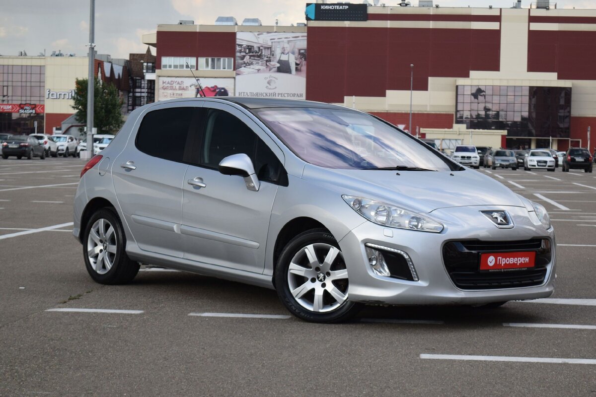 Пежо 308 2011 год. Пежо 308 2011. Peugeot 308 2011. Пежо 308 2011 года. Пежо 308 год.