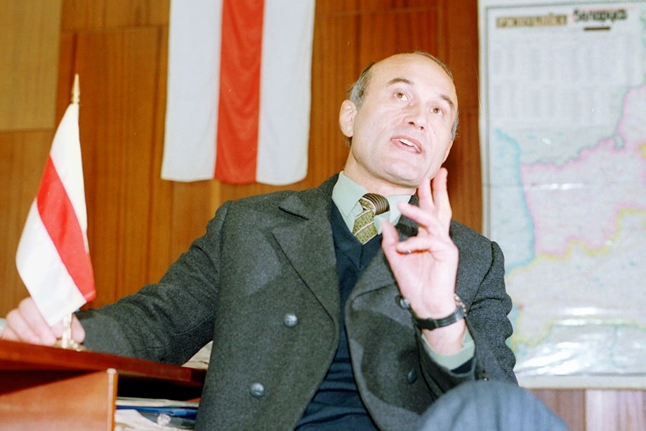 В 1994 году глава Белорусского народного фронта Зенон Позняк набрал на президентских выборах почти 13 процентов голосов.
Фото: Анатолий Морковкин/ТАСС