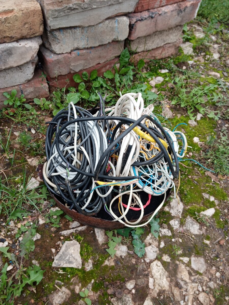                                                  Медные провода