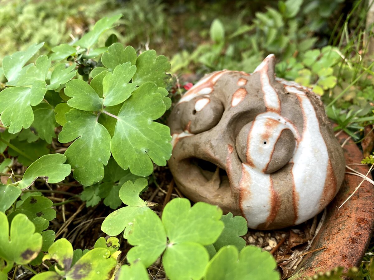 Сделала эту фотографию в Японии. Если бы не фото, уже бы и забыла, что видела такой смешной хенд-мейд