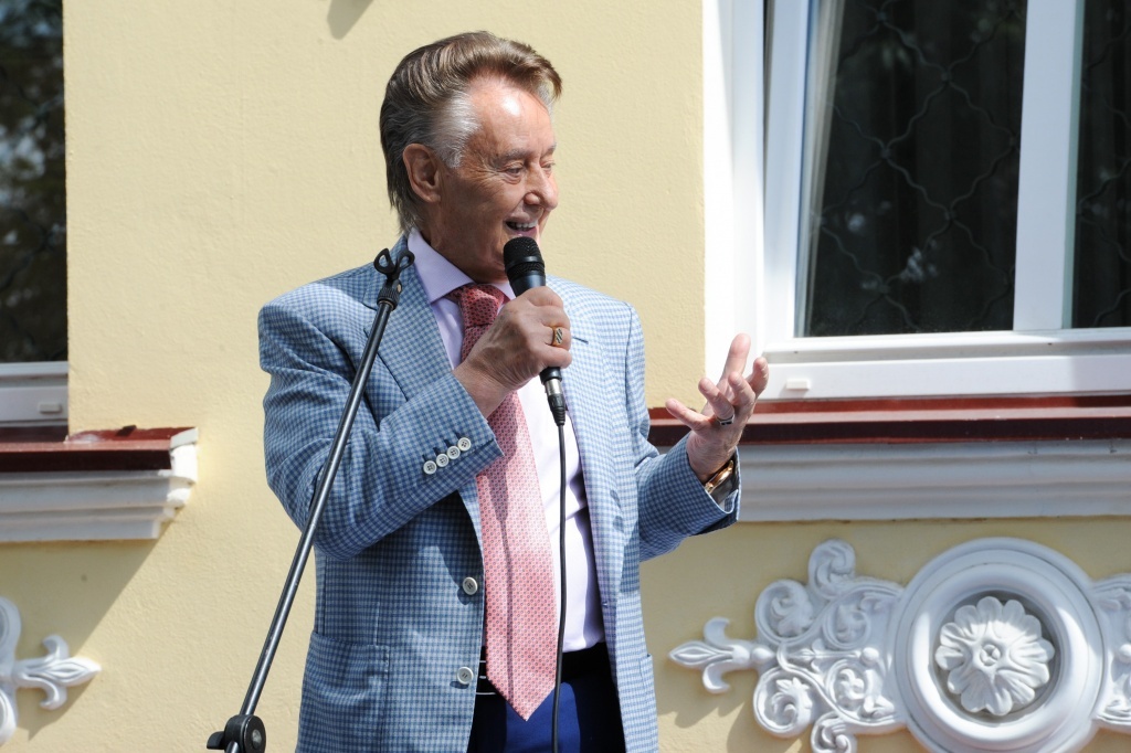 Андрей Дементьев