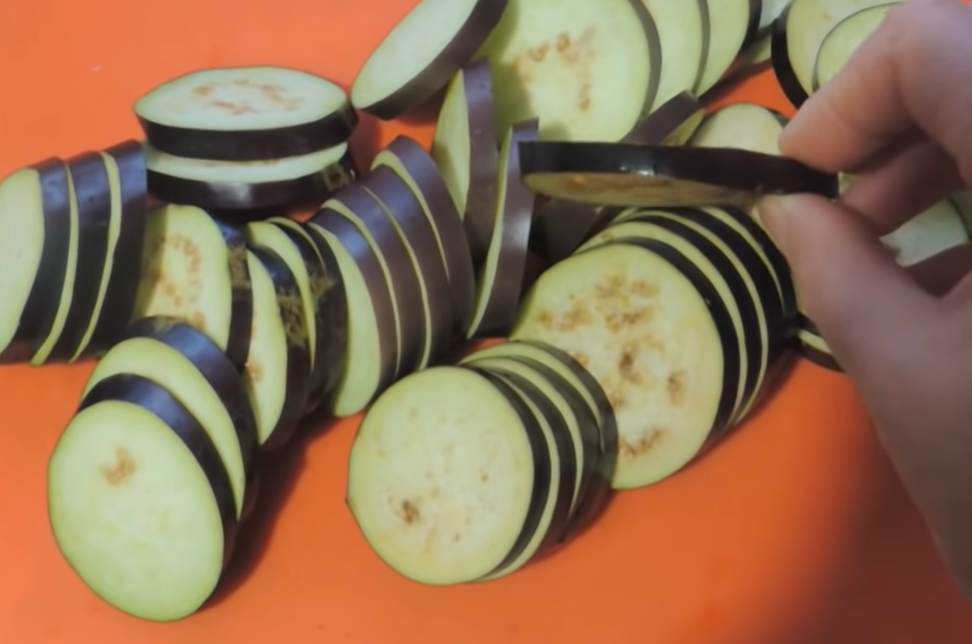 Я использую 5 способов удаления горечи из баклажан