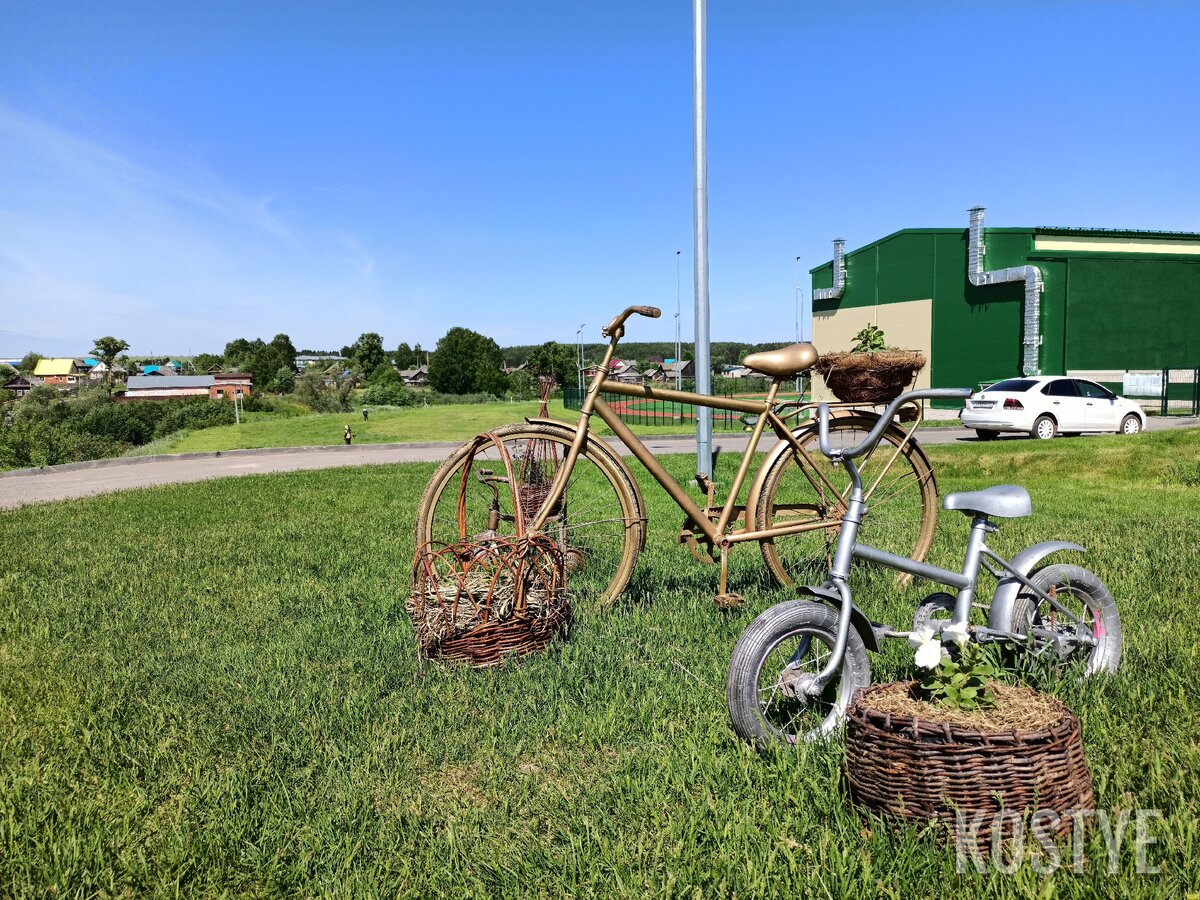 Позади один из двух стадионов