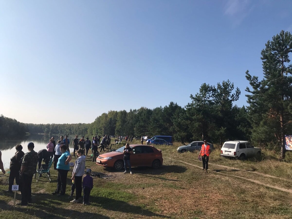 Утро, участники потихонечку начинают подъезжать.