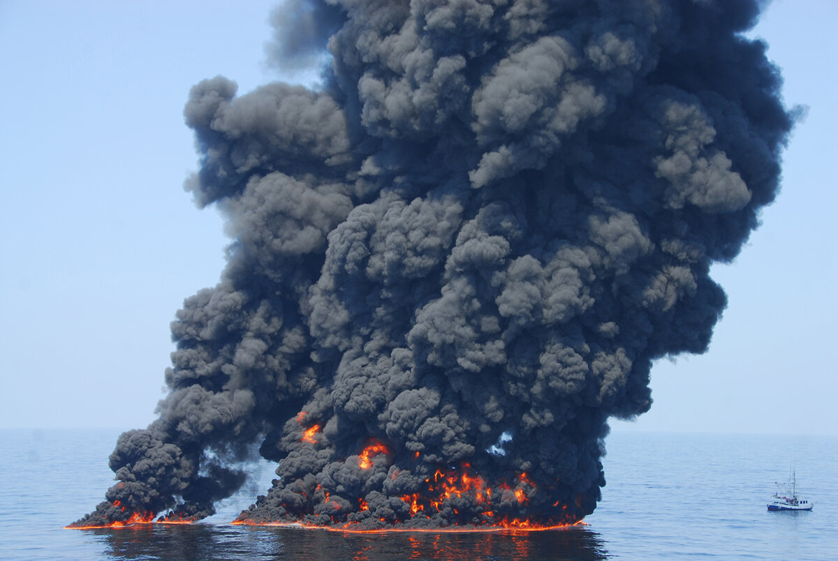 Экологическая катастрофа возникает в результате. Deepwater Horizon разлив нефти. Разлив нефти в мексиканском заливе 2010.