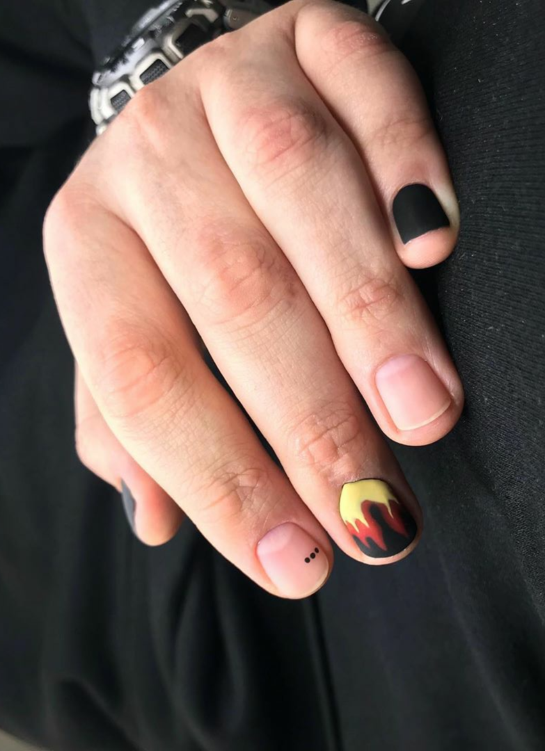 Мужской маникюр с цветными акцентами