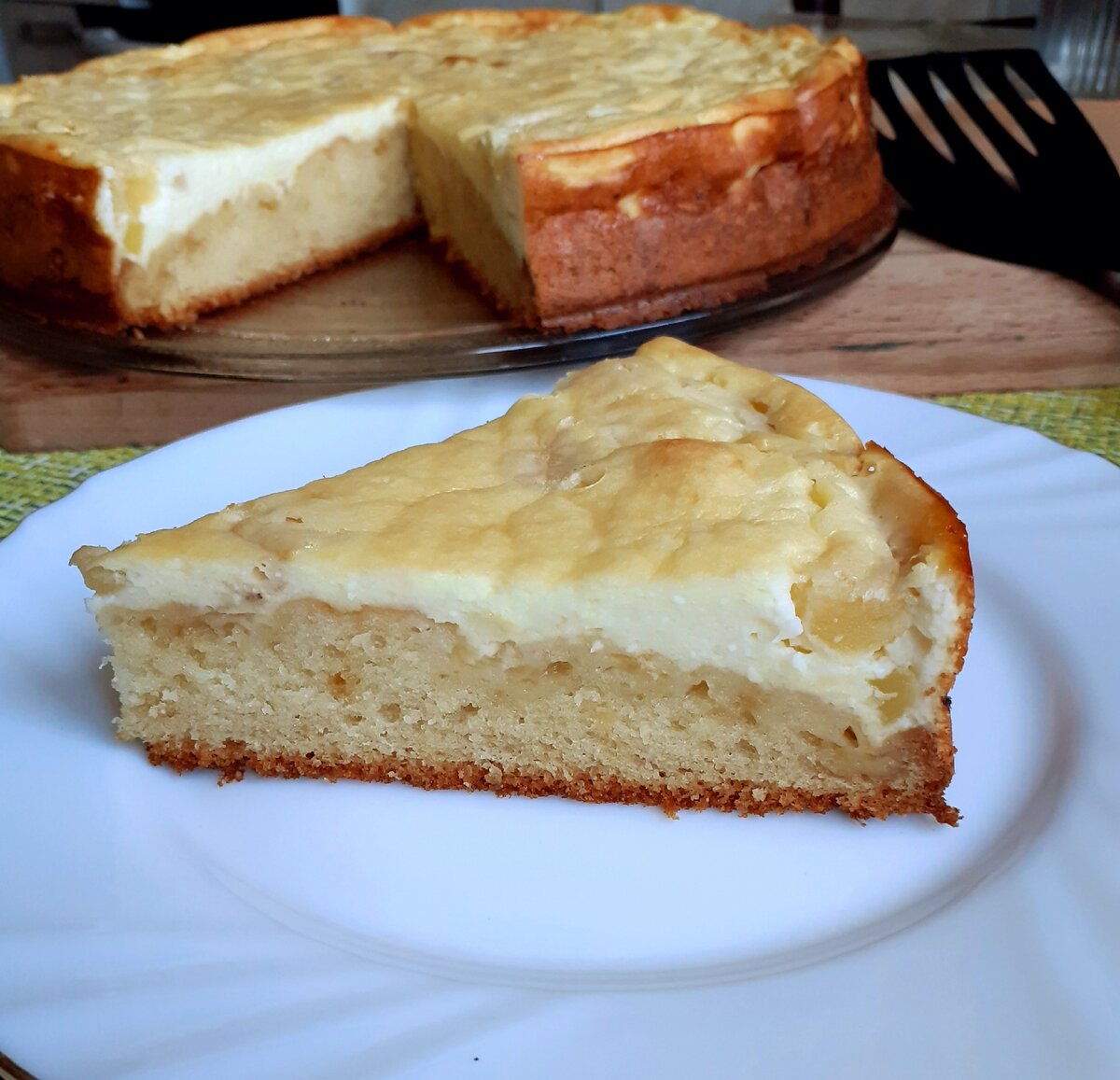 Пирог с творогом и бананами на скорую руку