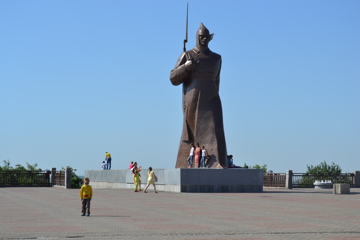 Памятник Солдату-красногвардейцу