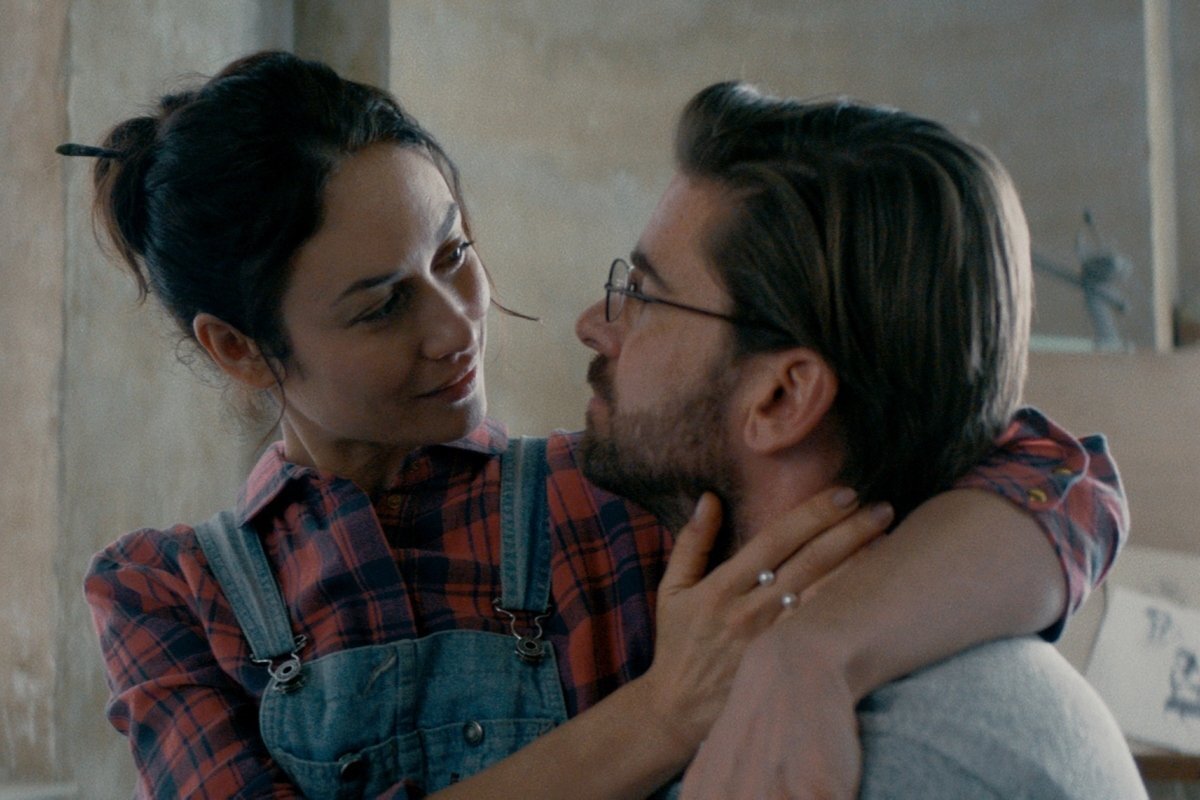 супруги в новом доме