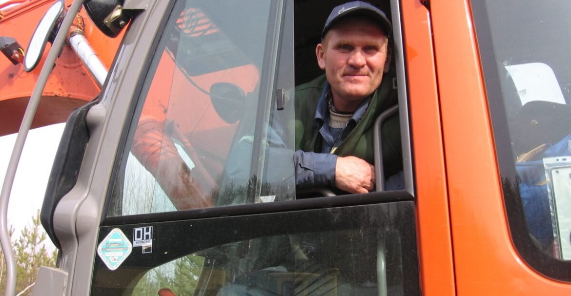 Виктор Юровских – экскаваторщик