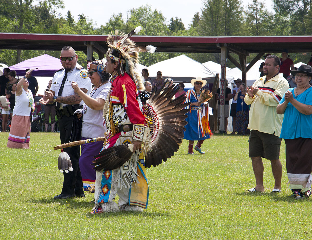 индейцы 4. индейцы выступают в спб. перуанские индейцы на арбате. индейцы 4. индейцы 4.