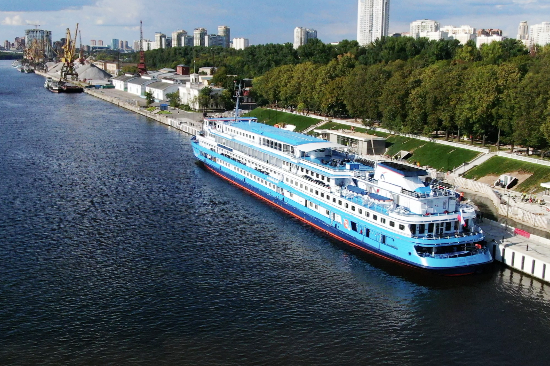 Теплоход москва река. Теплоход москва. Реки теплоходы путешествия. Cruise санкт-петербург теплоход. Речной круиз валаам.