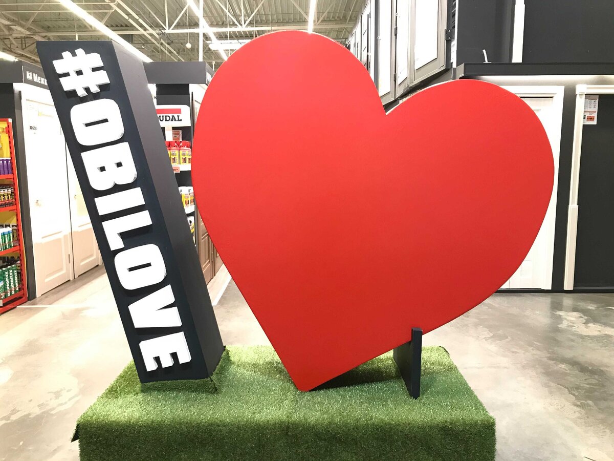 Инсталляция находится на 1-м этаже (вход №1) в магазине OBI