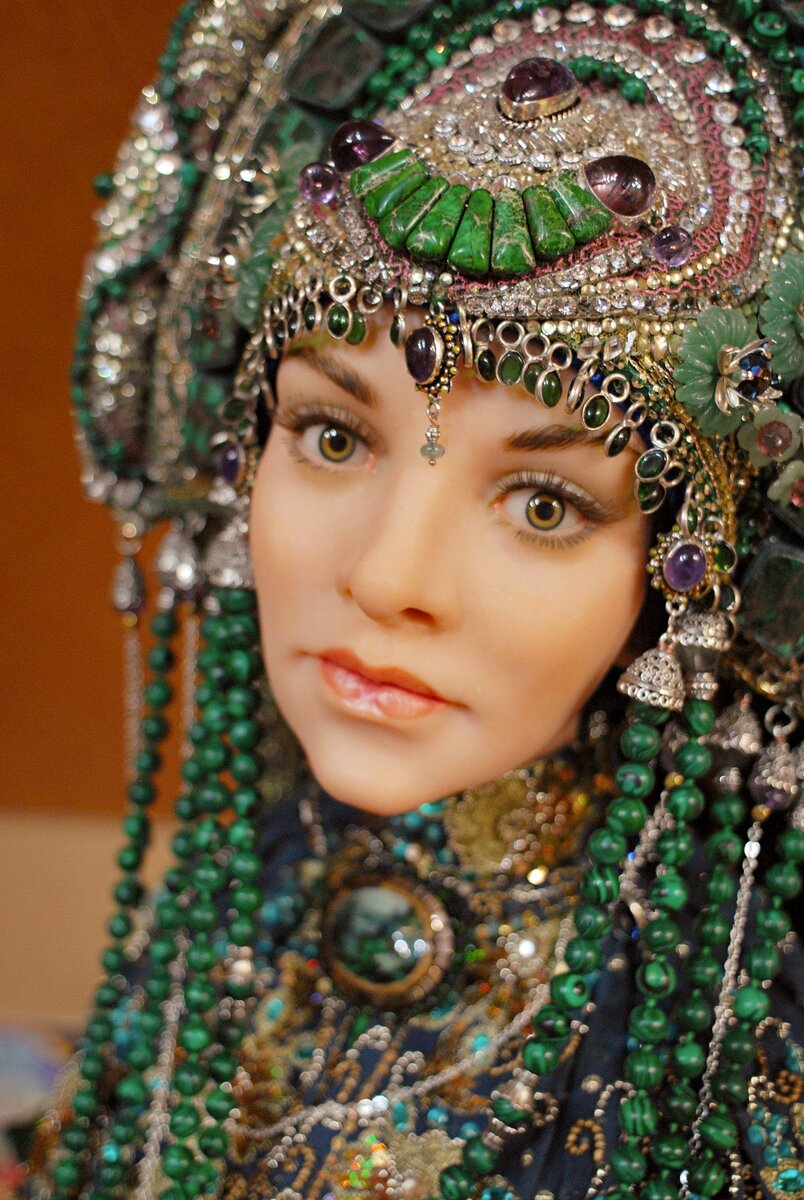 Кукла «Хозяйка Медной горы». Фото: abramovaart.livemaster.ru