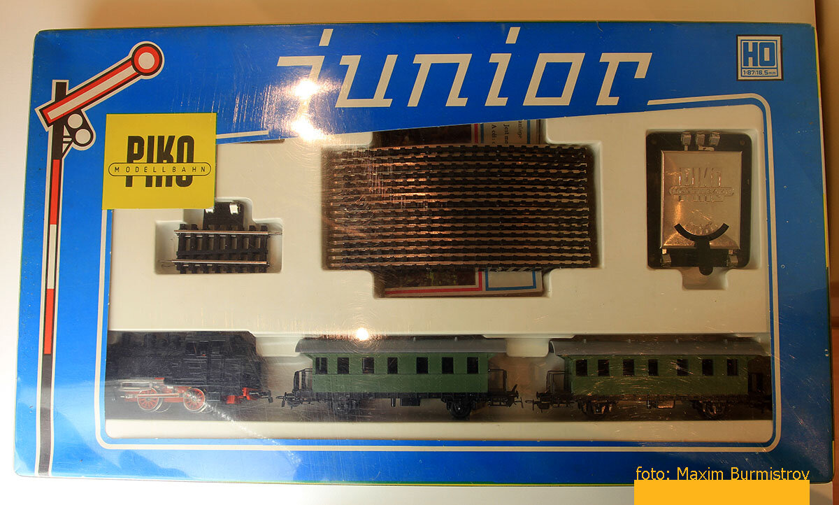 Стартовый набор Пико Джуниор – с него начиналось мое увлечение моделями железных дорог.