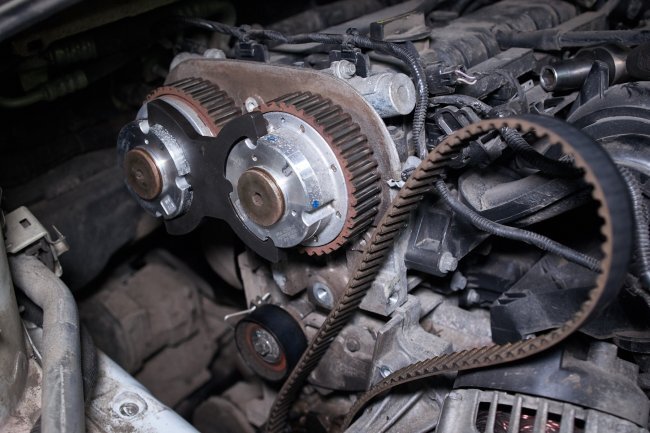 Самый ответственный момент — снятие и установка ремня. На этом этапе многие новички допускают некоторые ошибки