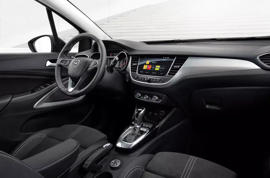 Салон Opel Crossland